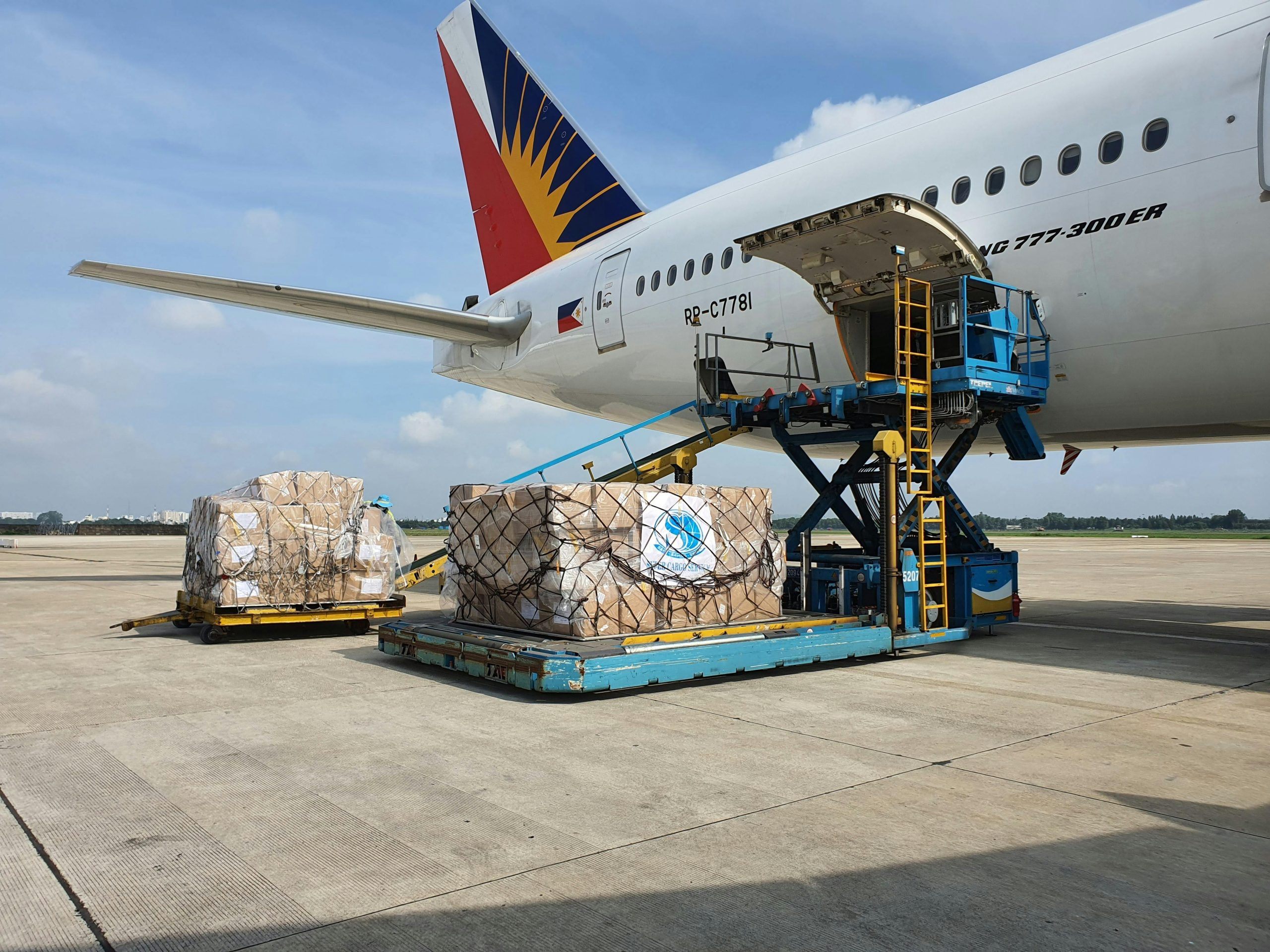 Air cargo loading operation by MISAWA Swift – global shipping